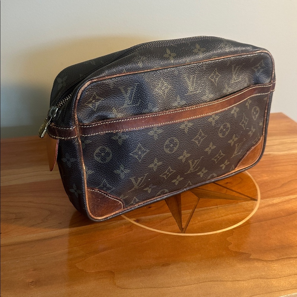 Louis Vuitton Compiegne 28 Clutch Bag